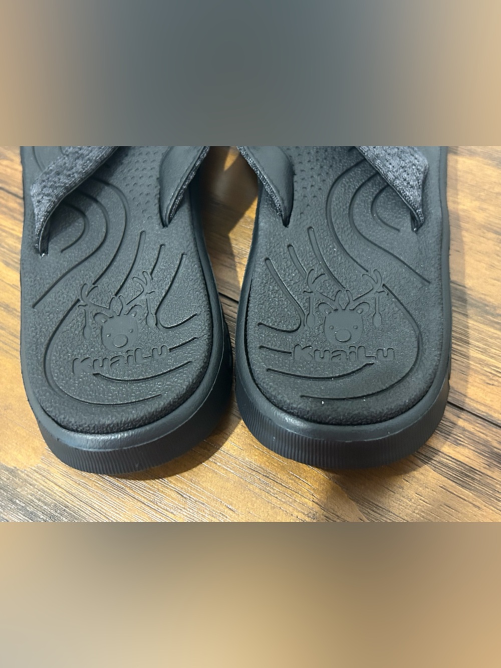 Black Kuailu Flip Flop Sandals, size 40 - Picture 4 of 4